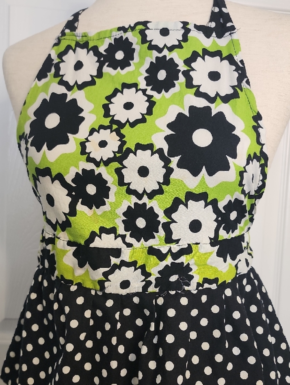 Women’s Lime Green & Black Floral Tiered Halter APRON - Picture 4 of 7